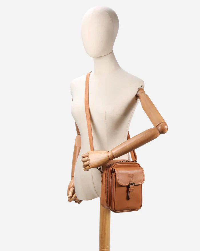 URVASHI™ x KW | The crossbody leather bag